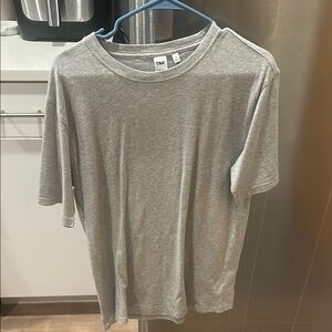 Aritzia TNA tshirt